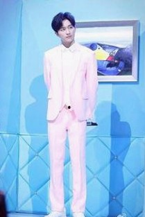 娱乐吃瓜君的成长轨迹：从外婆的羊羊到揭秘娱乐圈热闻