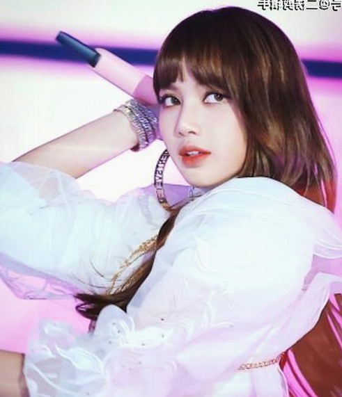 重庆今日头条收入破亿与娱乐圈“吃瓜酱”眼光转变的鲜明对比