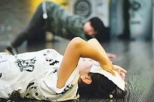 娱乐圈的吃瓜大姐：揭秘明星幕后与直播新风潮的反差人生