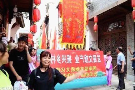 张津瑜最新视频再爆猛料，花儿姐片段引发热议