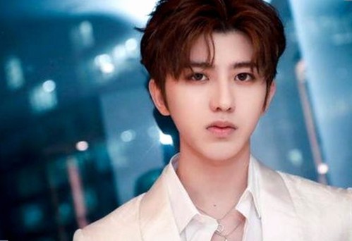 从甜蜜到苦涩：娱乐圈背后的吃瓜故事揭秘🍿